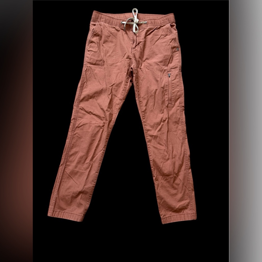 Vuori Women's Cargo Pants in Rusty Rose